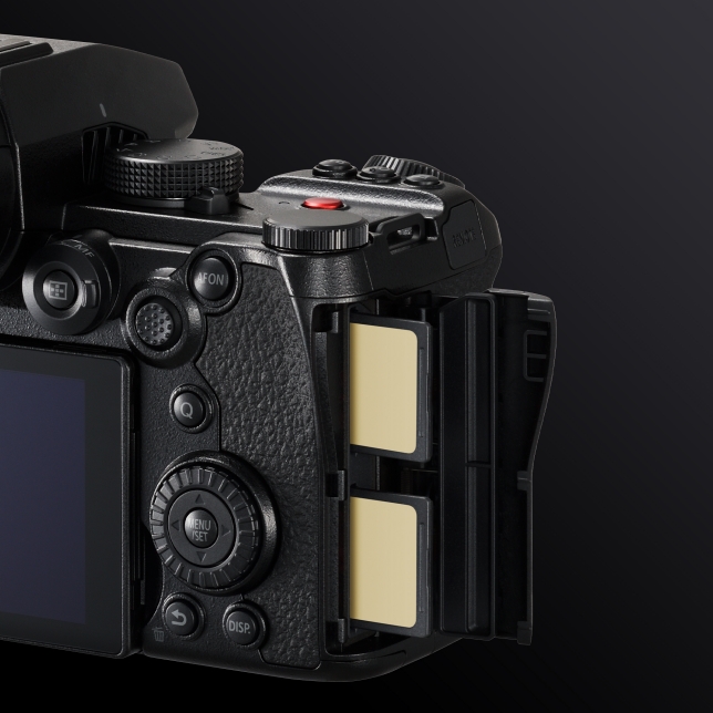 PANASONIC LUMIX DC-S5M2XW – Image 3